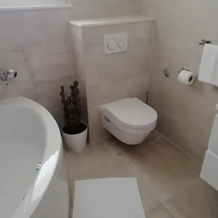 Albatros Apartment Kastel Sucurac